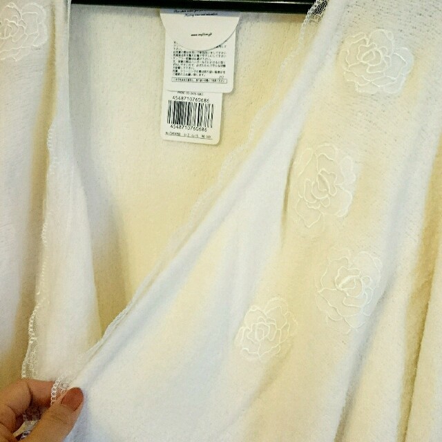 oeuf doux(ウフドゥー)の新品ルームウェア＊ローズ刺繍カーデ レディースのルームウェア/パジャマ(ルームウェア)の商品写真