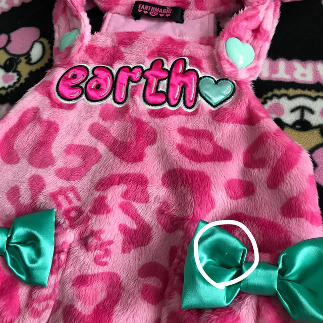 EARTHMAGIC(アースマジック)のクマ耳フード ファージャンパースカート １００㌢ キッズ/ベビー/マタニティのキッズ服女の子用(90cm~)(スカート)の商品写真