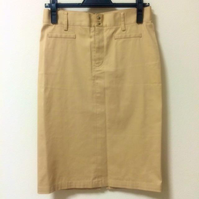 JILLSTUART(ジルスチュアート)のJILL ベージュ 膝下丈スカート レディースのスカート(ひざ丈スカート)の商品写真