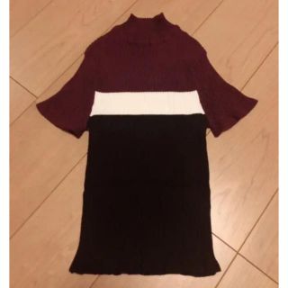 フォーエバートゥエンティーワン(FOREVER 21)のforever21 半袖 ハイネック ボトルネック ニットTシャツ バイカラー(Tシャツ(半袖/袖なし))