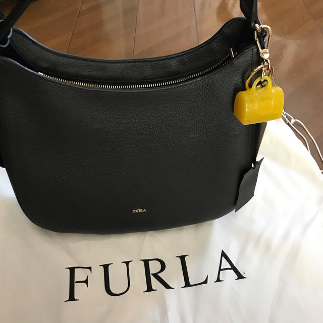 りんさん専用 新品 タグ付き FURLA バッグ チャーム付き