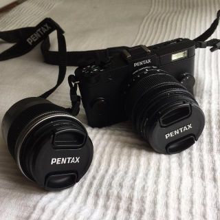 ペンタックス(PENTAX)のPENTAX Q-S1 ダブルズームキット(ミラーレス一眼)