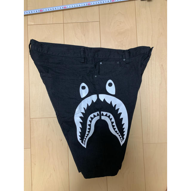 A BATHING APE(アベイシングエイプ)のエイプ ダブルシャーク デニムショーツ XXL メンズのパンツ(ショートパンツ)の商品写真