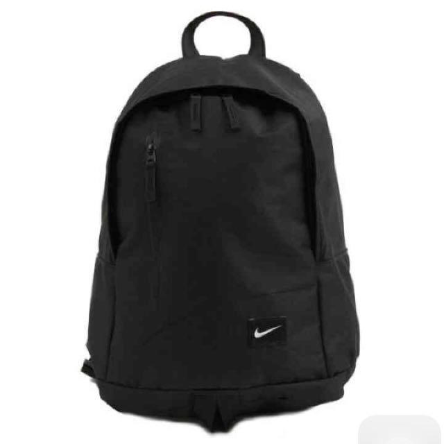 NIKE(ナイキ)のNIKE 黒リュック レディースのバッグ(リュック/バックパック)の商品写真