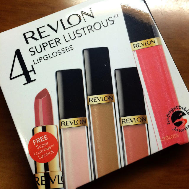 REVLON(レブロン)の新品•未開封✨REVLONグロスセット コスメ/美容のキット/セット(コフレ/メイクアップセット)の商品写真