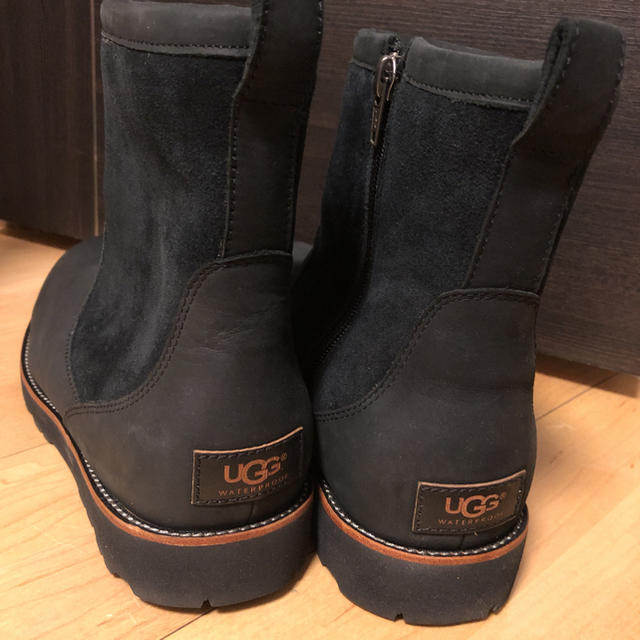 UGG(アグ)の新品未使用 UGG エンジニアブーツ ムートンブーツ メンズの靴/シューズ(ブーツ)の商品写真