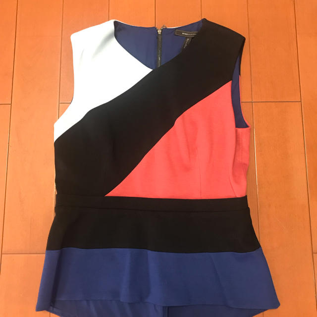 BCBGMAXAZRIA(ビーシービージーマックスアズリア)のBCBG MAXAZRIA トップス レディースのトップス(カットソー(半袖/袖なし))の商品写真