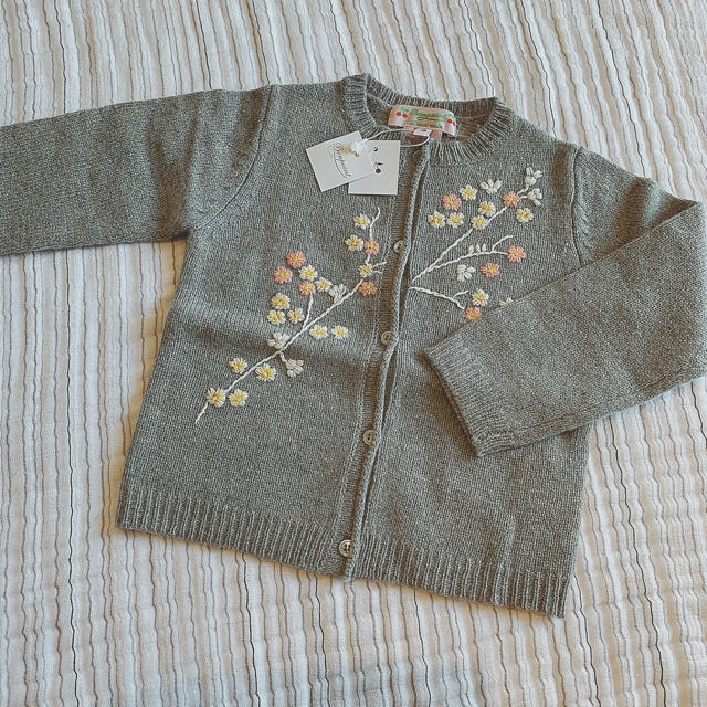 Bonpoint(ボンポワン)の【naaaaa様ご専用】ボンポワン 19AW 刺繍カーディガン 3a キッズ/ベビー/マタニティのキッズ服女の子用(90cm~)(カーディガン)の商品写真