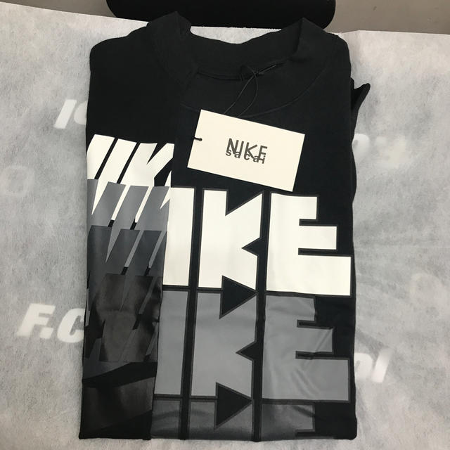 sacai Nike tシャツ