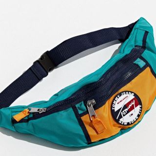 トミーヒルフィガー(TOMMY HILFIGER)の【新品未使用・タグ付き】 TOMMY JEANS 斜め掛けバッグ(メッセンジャーバッグ)