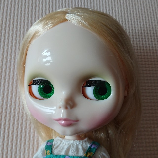 Takara Tomy(タカラトミー)のマトリョーシカメイデン トイザらス限定 ブライス 色白肌  小物類未開封 ハンドメイドのぬいぐるみ/人形(人形)の商品写真