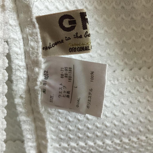 GRL(グレイル)のベージュスカート＆ホワイトフレアスカート レディースのスカート(ミニスカート)の商品写真