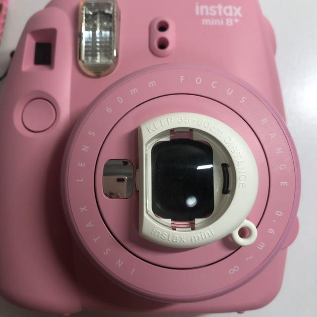 富士フイルム(フジフイルム)のチェキ instax mini 8+ スマホ/家電/カメラのカメラ(フィルムカメラ)の商品写真
