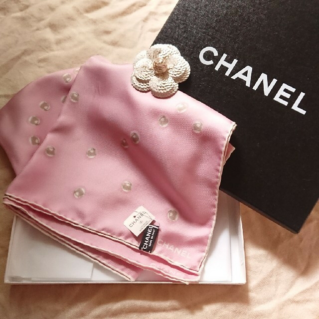 CHANEL - シャネル スカーフ ピンクとパールの通販 by ウリゴメ's shop｜シャネルならラクマ