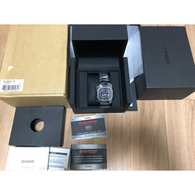 CASIO G-SHOCK GMW-B5000V-1CR 新品