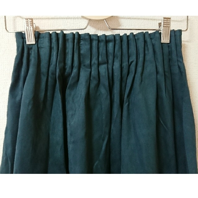 ABAHOUSE(アバハウス)のABAHOUSE グリーン☆ひざ丈スエードスカート レディースのスカート(ひざ丈スカート)の商品写真