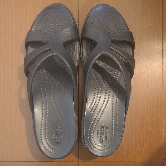 crocs(クロックス)のクロックスレディースサンダル レディースの靴/シューズ(サンダル)の商品写真