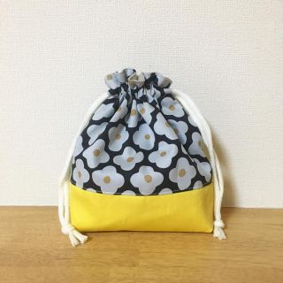 モダンな花柄 コップ袋 巾着(外出用品)