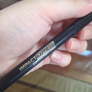 メイベリン(MAYBELLINE)のリキッドアイライナー(アイライナー)