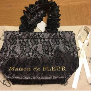 メゾンドフルール(Maison de FLEUR)のメゾンドフルール ローズレースフリルトートバッグ(ハンドバッグ)