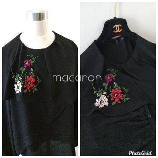 ザラ(ZARA)の秋 未使用 ザラZARA 花柄 刺繍フリルとろみブラウス黒storyCLASSY(シャツ/ブラウス(長袖/七分))