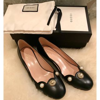 グッチ(Gucci)の★GUCCI★パール付きパンプス【新品】(ハイヒール/パンプス)