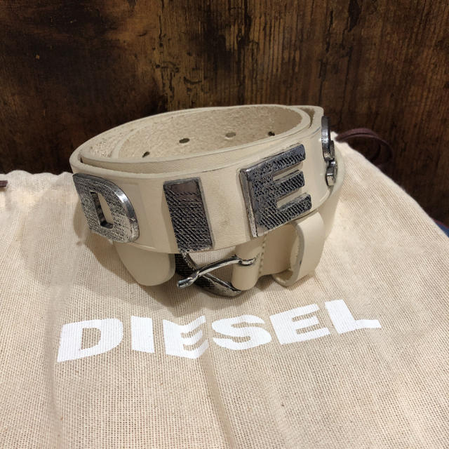 DIESEL(ディーゼル)のDIESEL皮 ベルト・ホワイト レディースのファッション小物(ベルト)の商品写真