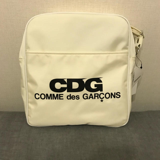 COMME des GARCONS(コムデギャルソン)のコムデギャルソン エアラインロゴ ショルダーバッグ ivory メンズのバッグ(ショルダーバッグ)の商品写真