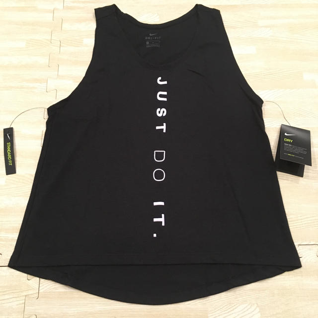 NIKE(ナイキ)の【トマス 様】【新品】NIKE W RUNNING TANK TOP MYLAR レディースのトップス(タンクトップ)の商品写真