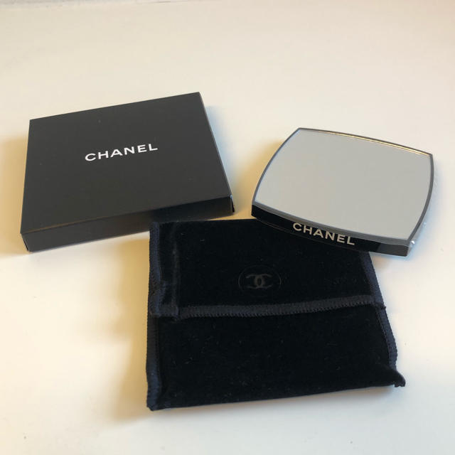 CHANEL(シャネル)のCHANEL ☆ ミラー レディースのファッション小物(ミラー)の商品写真