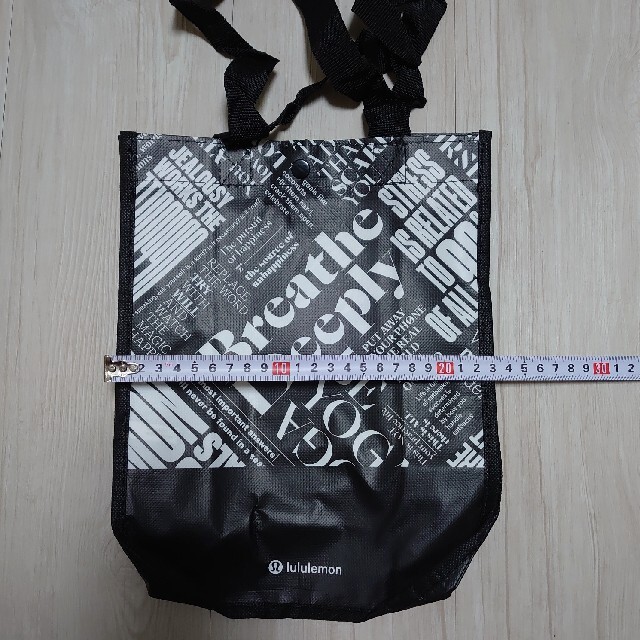 lululemon(ルルレモン)のルルレモン★ショップバッグ レディースのバッグ(ショップ袋)の商品写真