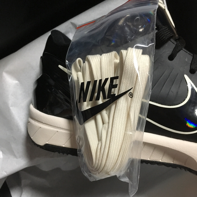 UNDEFEATED(アンディフィーテッド)の【送料込み】Kobe x Undefeated Black Manba メンズの靴/シューズ(スニーカー)の商品写真