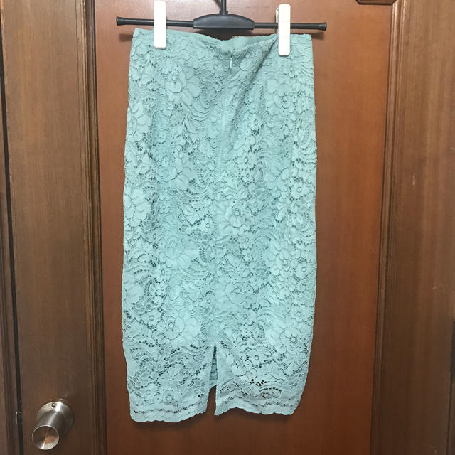 GU(ジーユー)の美品⭐︎GU⭐︎レースタイトスカート⭐︎S レディースのスカート(ひざ丈スカート)の商品写真