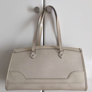 ルイヴィトン(LOUIS VUITTON)のルイヴィトン エピマドレーヌ pm (ショルダーバッグ)