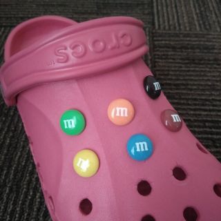 クロックス(crocs)のチョコレートタイプ　色選択自由　4個　クロックス用チャーム(その他)