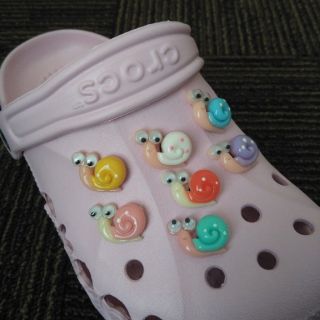 クロックス(crocs)の目が動くカタツムリ　色選択自由　4個　クロックス用ジビッツ(その他)