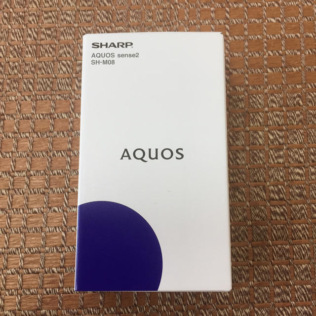 AQUOS(アクオス)の新品！AQUOS sense2 ホワイトシルバー スマホ/家電/カメラのスマートフォン/携帯電話(スマートフォン本体)の商品写真