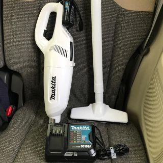 マキタ(Makita)の充電式掃除機(掃除機)