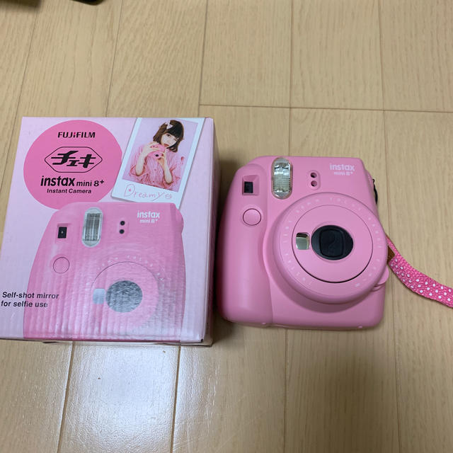 富士フイルム(フジフイルム)のチェキ instax mini8+ スマホ/家電/カメラのカメラ(フィルムカメラ)の商品写真