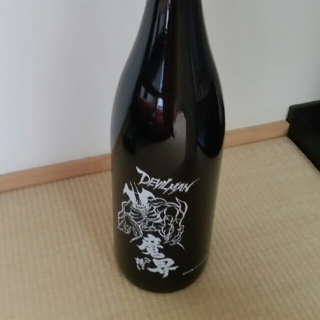 デビルマン魔界への誘い 1,800ml【いも焼酎】【芋焼酎】黒麹芋焼酎　一升瓶 食品/飲料/酒の酒(焼酎)の商品写真