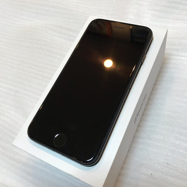 Apple(アップル)のiPhone7 Black 128GB スマホ/家電/カメラのスマートフォン/携帯電話(スマートフォン本体)の商品写真