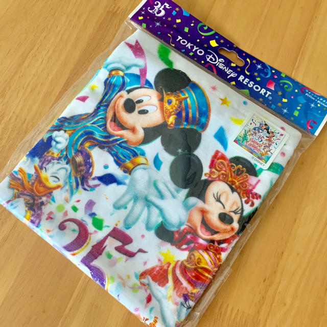 Disney(ディズニー)のディズニー 35周年 新品未使用タオル エンタメ/ホビーのアニメグッズ(タオル)の商品写真