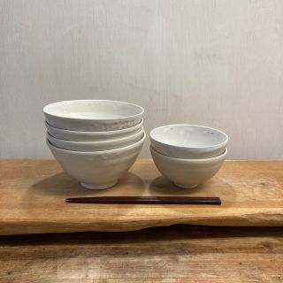 ちゃー様専用　新品 陶器 陶芸作家 人気の白マットどんぶり4個B(食器)