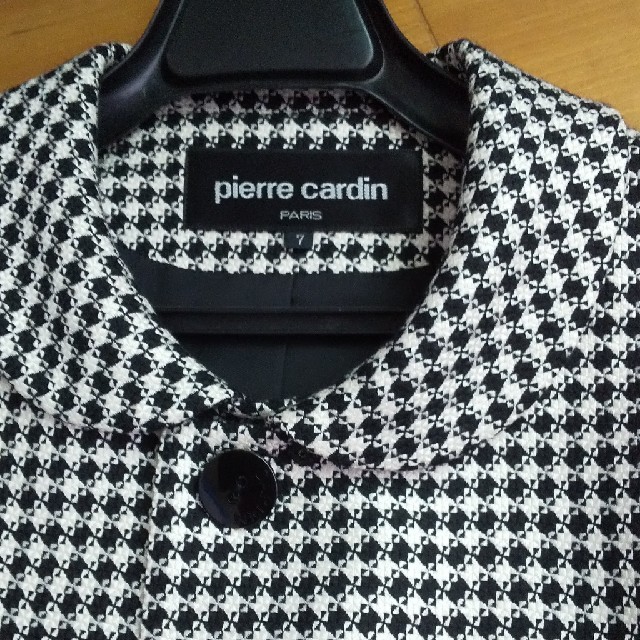 pierre cardin(ピエールカルダン)のお値下げ！ピエールカルダン ジャケット レディースのジャケット/アウター(テーラードジャケット)の商品写真