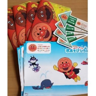 アンパンマン(アンパンマン)のアンパンマンミュージアム　招待券　４枚(遊園地/テーマパーク)