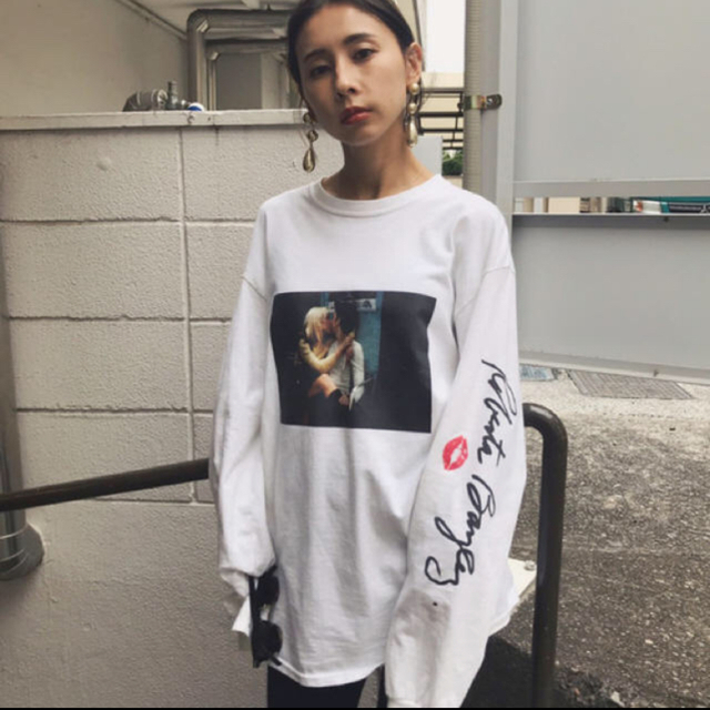 アメリヴィンテージ HUG ROBERTA BAYLEY TEE