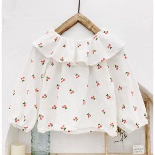 ★襟フリフリサクランボ柄ブラウス　110★(Tシャツ/カットソー)