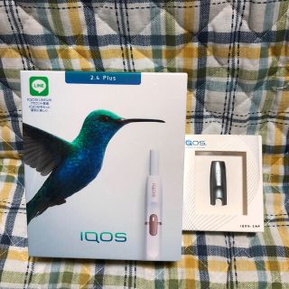 アイコス(IQOS)の最終値下げ【新品・未開封】IQOS 2.4Plus(ﾎﾜｲﾄ)本体＋キャップ(タバコグッズ)