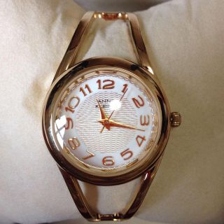 アンクライン(ANNE KLEIN)の新品✨ゴールドバンド腕時計💕(腕時計)