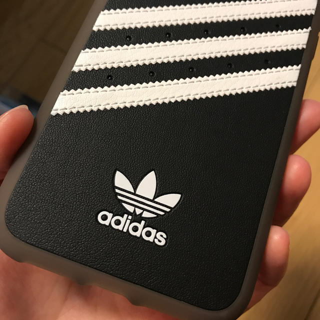 adidas(アディダス)のiPhone XR ケース スマホ/家電/カメラのスマホアクセサリー(iPhoneケース)の商品写真